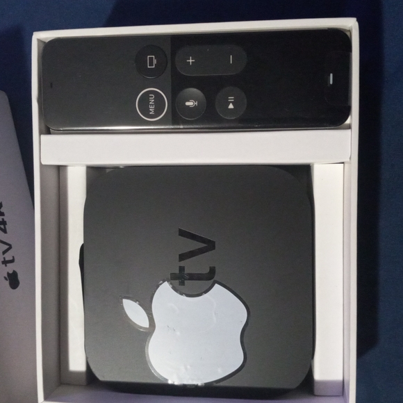 Apple TV 4K - Picture 2 of 5